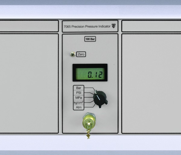 Time Electronics 7065 Pressure Indicator Module, Calibration Bench