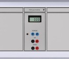 A simple operation module ideal for powering process instrumentation such as pressure transmitters that require an external loop supply. 
An RS-232 connection is available at the rear of the console enabling communication for data read back using EasyCal calibration software.