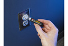 Non-contact AC voltage detector and LED flashlight combined in one convenient, compact design. With exclusive dual-sensitivity.